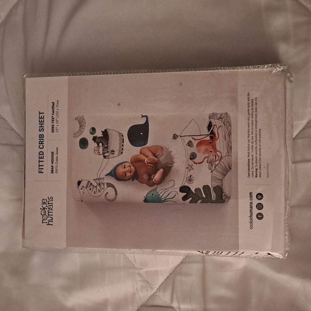 Fitted crib sheet- NIB- ocean life theme